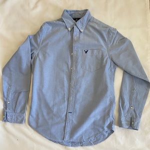 American Eagle long sleeve botten down shirt